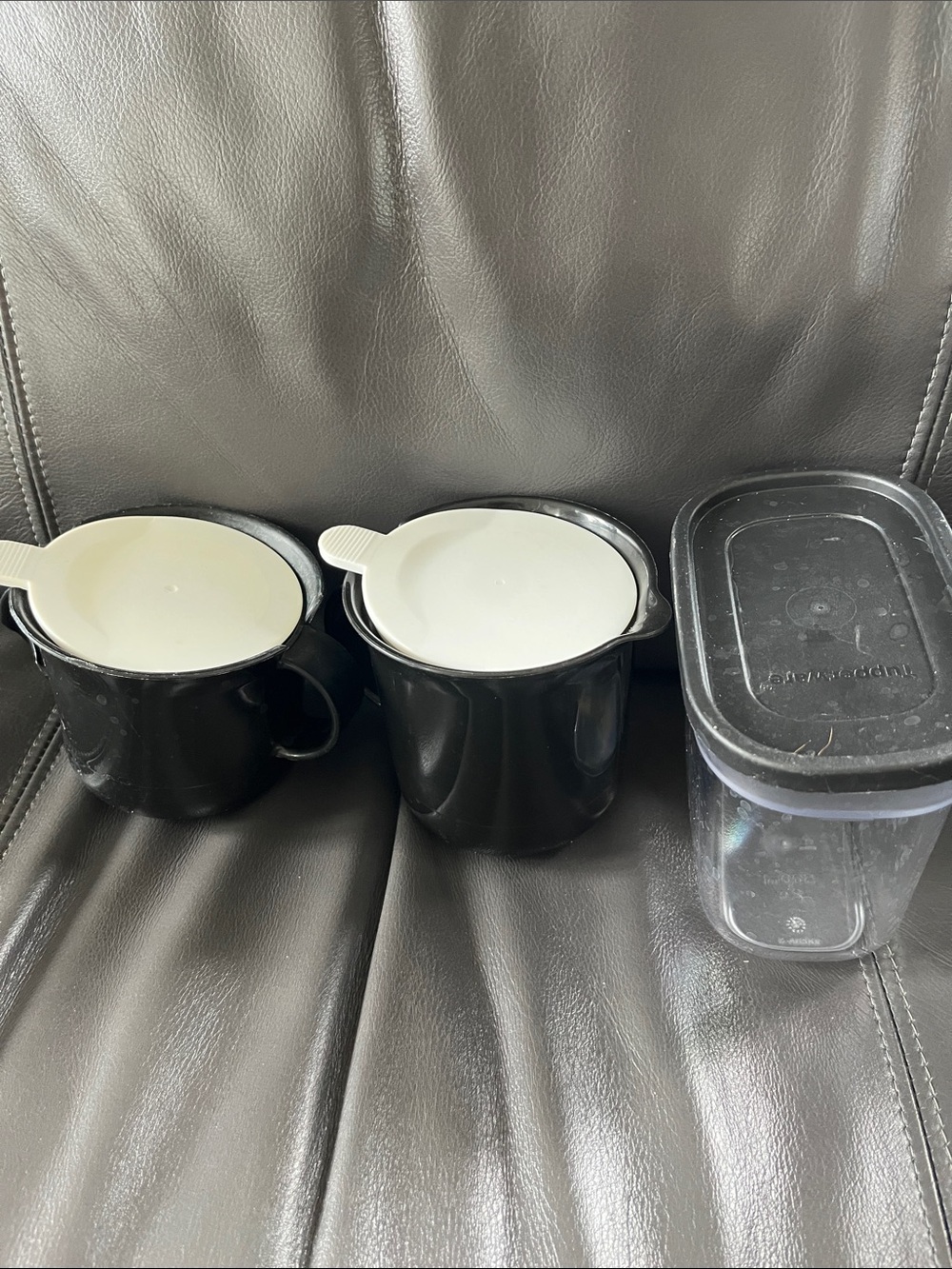 B.Tupperware White Round Lids (Pair)
